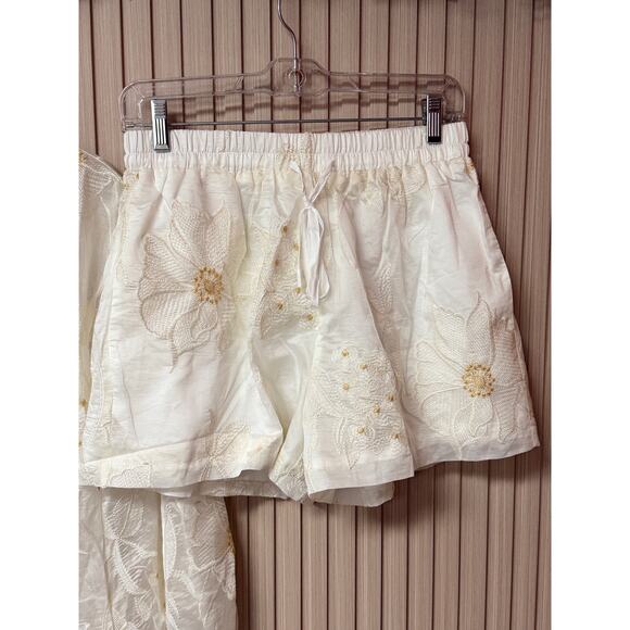 Commense Semi-Sheer Floral Shorts Set White Women’s Size M - Picture 13 of 14